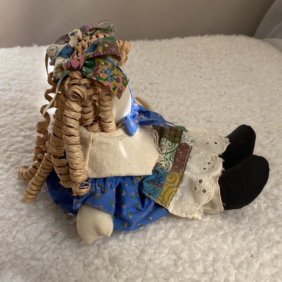 Country Shelf Sitter Doll Accent - Picture 7 of 9